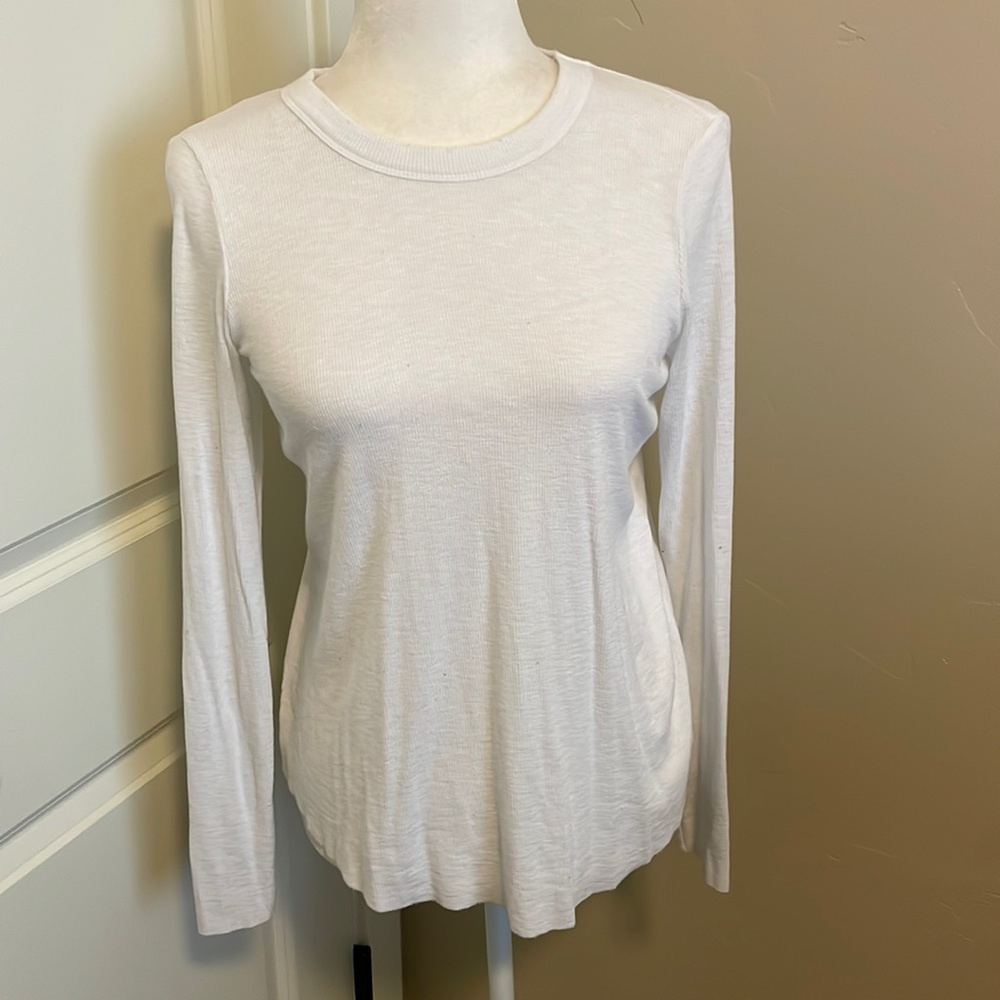 Aerie white long sleeve shirt.